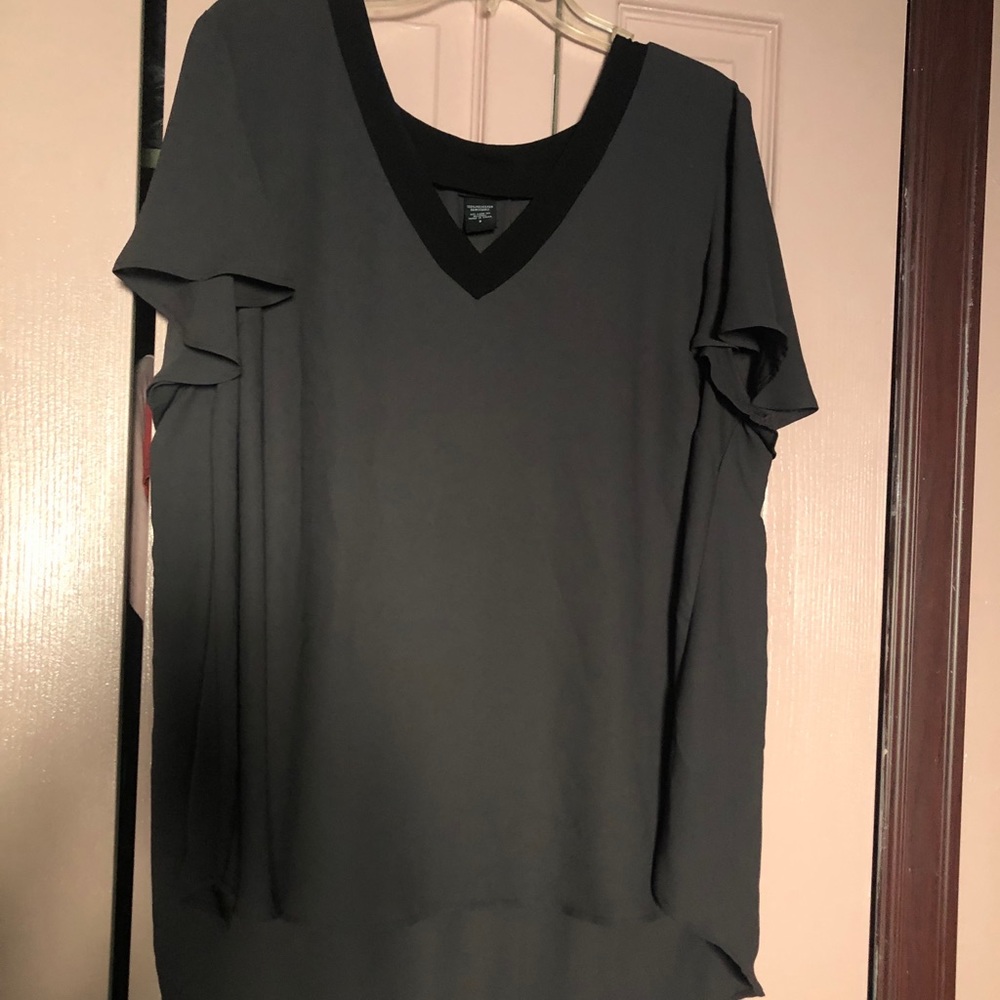 Black short sleeve shirt